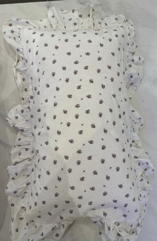 Ropa de cuna con estampado floral