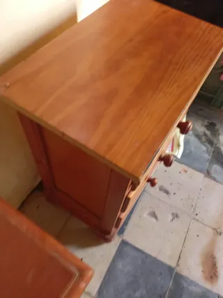 3 Mesitas de madera ,