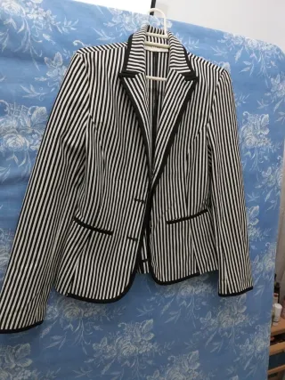 Chaqueta Rayas Blanco y Negro