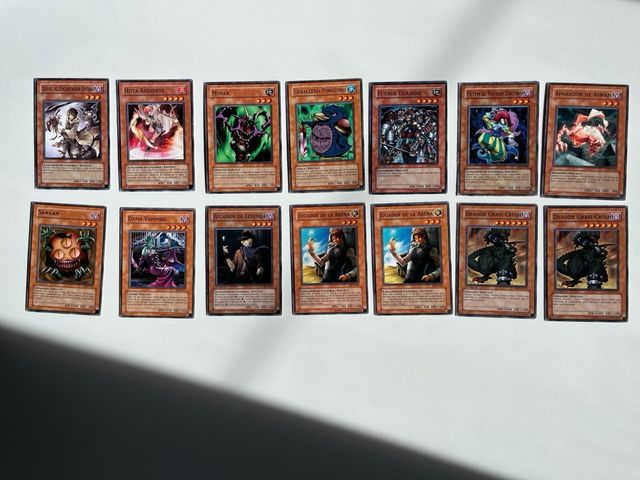 LOTE de 126 cartas de Yu-gi-oh! Ideal para empezar