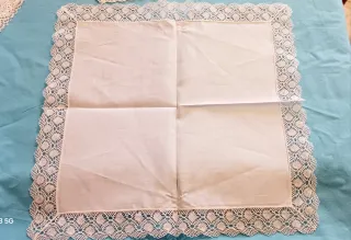 Fazzoletti antichi con pizzo vintage