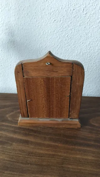 Antiguo marco de madera tallada