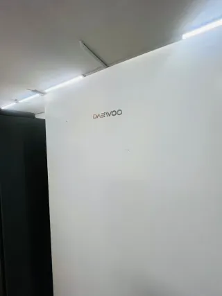 Nevera Daewoo 185cm alto 60cm ancho