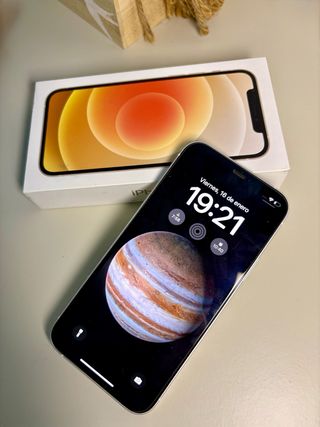 iPhone 12 64GB blanco + Fundas