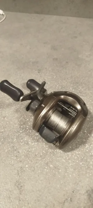 Carrete Casting Shimano Cruxis 201