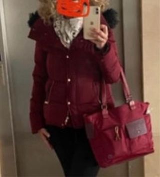 Chaquetón burdeos/granate con capucha