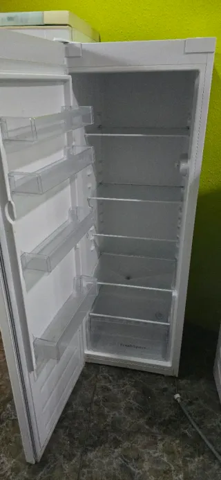 Nevera Indesit 1 puerta 1,68x0,60