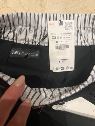 Falda pantalón Zara negra con cinturón