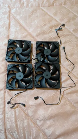 4 Ventiladores Corsair PWM RS140 de 140 mm