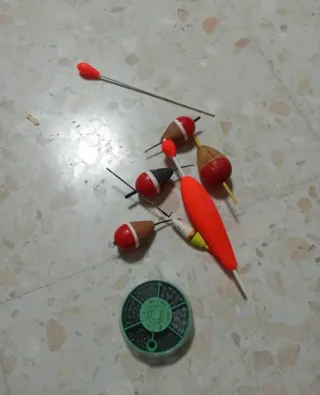 4 cañas de pesca telescópica Salgueras