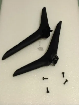 Soportes TV Hisense 50A6BG con Tornillos