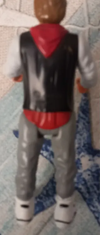 El Último Gran Héroe. Coche y figuras