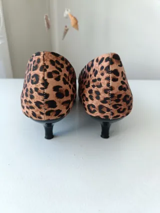 Zapatos de salón animal print T39 NUEVOS