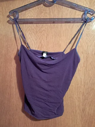 Camiseta tirantes morada