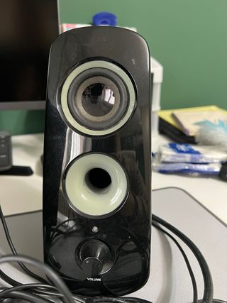 Altoparlanti Logitech con scatola