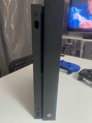 Xbox One X Nero