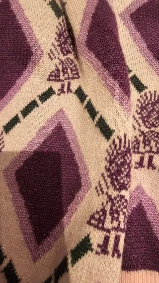 Rebeca joya rosa y morada