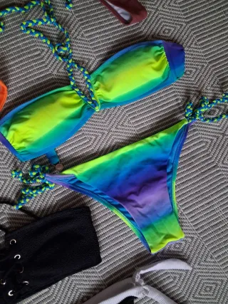 Conjunto de Bikinis Varios Estilos