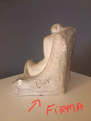 Escultura "Mujer" Art Nouveau Terracota Firmada