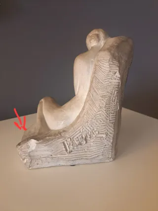 Escultura "Mujer" Art Nouveau Terracota Firmada