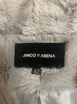 Abrigo pelo sintético gris Junco y Arena