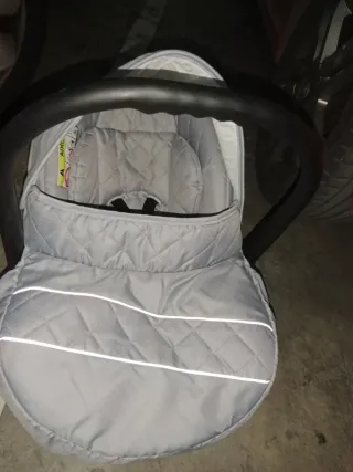 Silla de coche para bebé gris