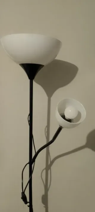 Lámpara de pie moderna