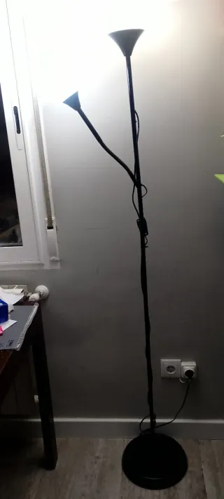 Lámpara de pie moderna