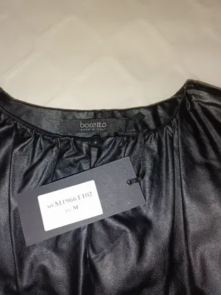 Camisa de piel sintética negra