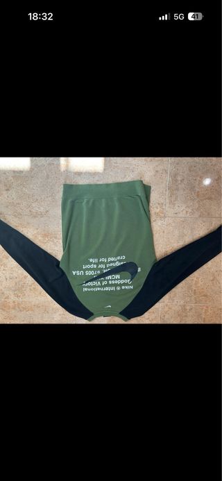 Sudadera Nike Verde y Negra