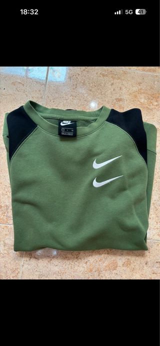 Sudadera Nike Verde y Negra
