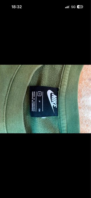 Sudadera Nike Verde y Negra