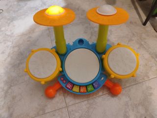 Batería infantil musical de juguete