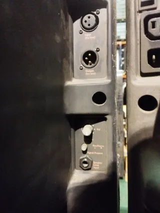 Subwoofer JBL Eon 15 Gris