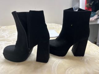 Botines Pull&Bear negros plataforma tacón