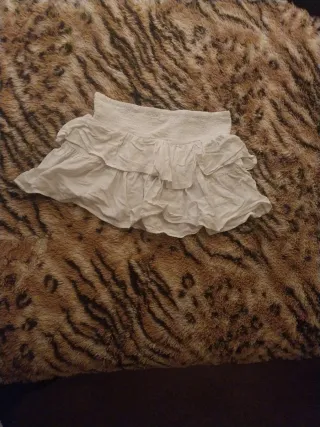 Falda Bershka blanca volantes Talla L