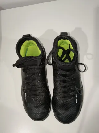 Nike Mercurial Jr SuperFly 9  Club TF. Número 33