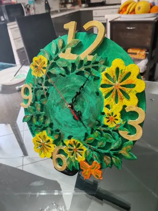 Orologio da parete decorato a mano