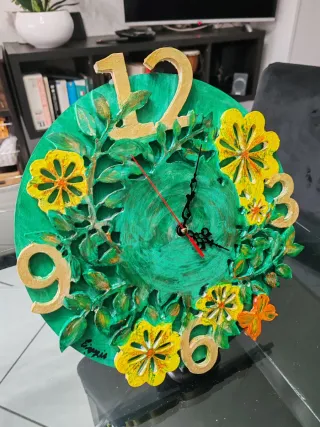 Orologio da parete decorato a mano