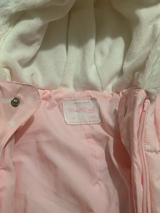 Buzo de bebé rosa con estrellas