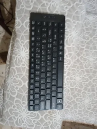 Mini tastiera nera con cavo