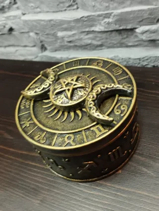 Triple Moon Box Rituals
