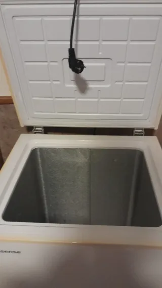 Congelador horizontal Hisense pequeño