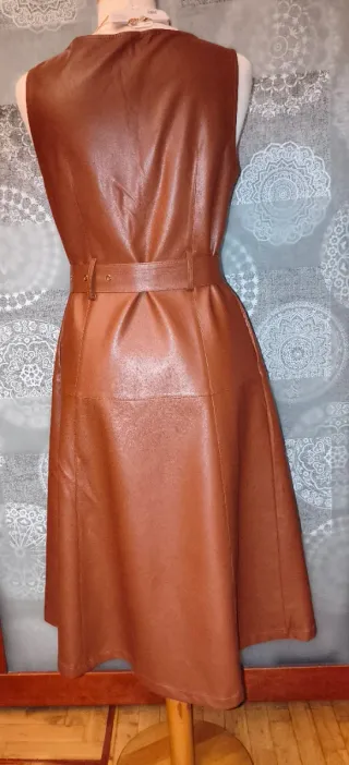 Vestido midi piel sintética marrón