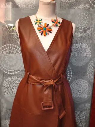 Vestido midi piel sintética marrón