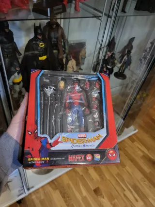 Mafex 47 Spiderman Homecoming