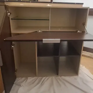 Mueble bar madera y cristal