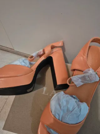 Sandalias de tacón con plataforma naranja