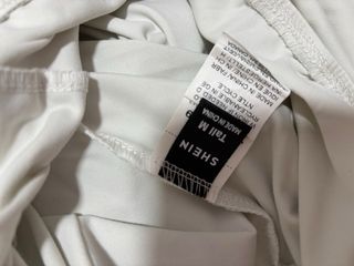 Mono largo blanco cuello halter