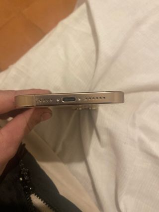 iPhone 16 Pro Dorado